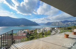 /c_images/thumb_3547974_1_a-s-3-spalnyami-i-panoramnym-vidom-na-zaliv-v-dobrote-01.jpg